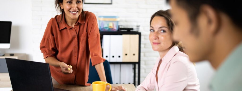 The Startups News - Indian IT CEO Pay Jumps 160% in 5 Years, Freshers Get Only 4%- The Startups News Panels