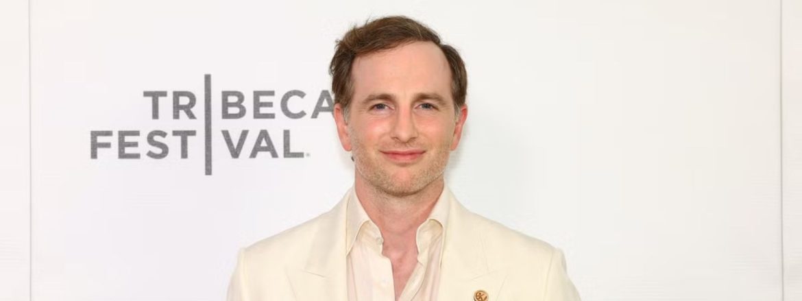 The startups news-Airbnb Co-founder Joe Gebbia Unveils First Project for DOGE- Airbnb